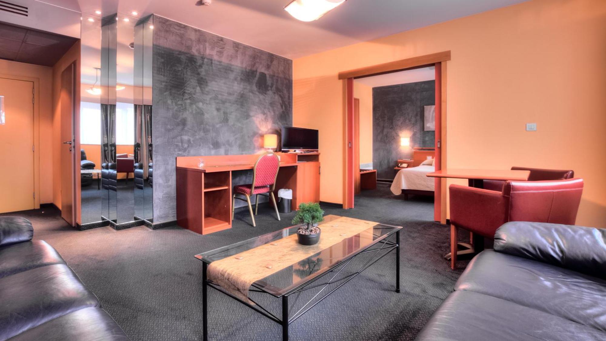 Hotel Tristar La Louvière Kamer foto