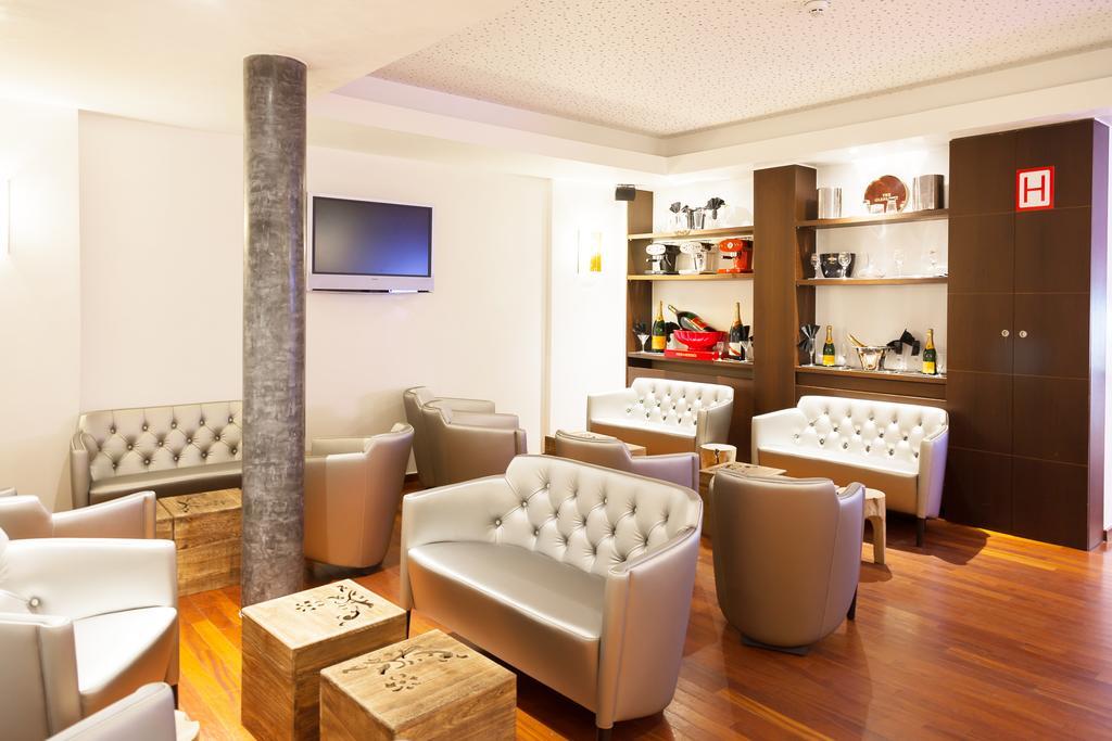 Hotel Tristar La Louvière Buitenkant foto