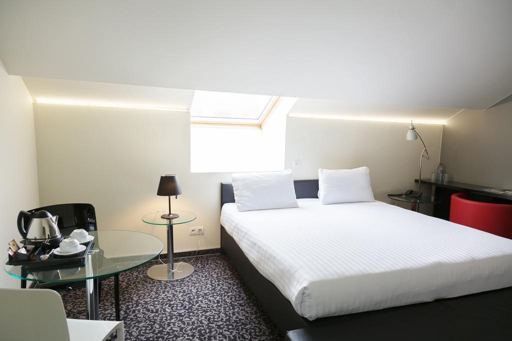 Hotel Tristar La Louvière Buitenkant foto