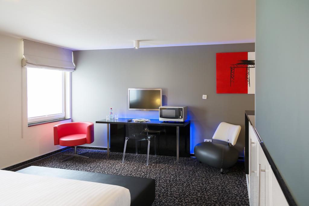 Hotel Tristar La Louvière Buitenkant foto