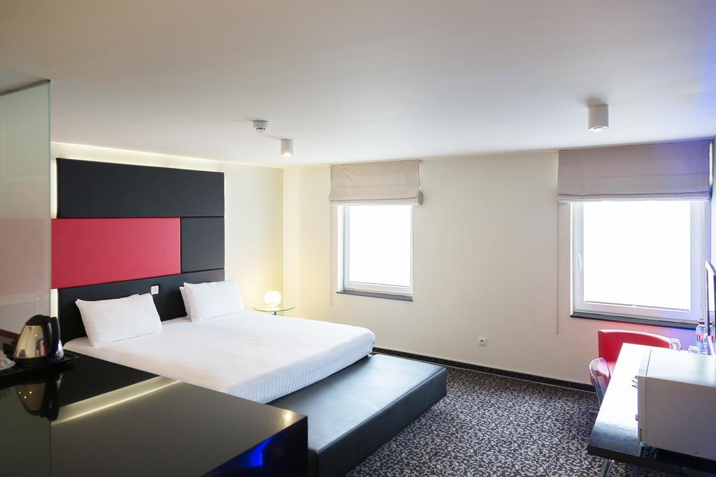 Hotel Tristar La Louvière Buitenkant foto