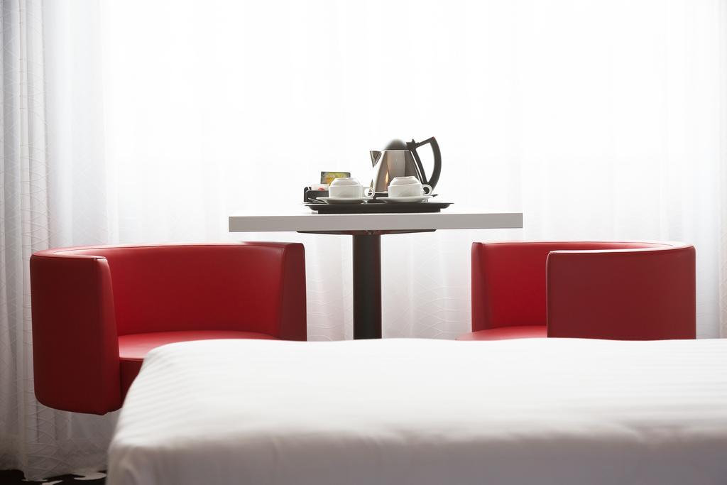 Hotel Tristar La Louvière Buitenkant foto